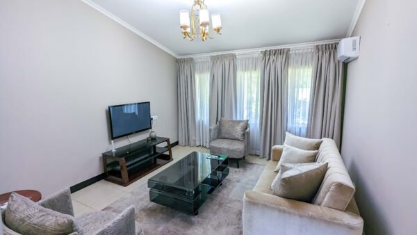 Deluxe Suite - Image 2