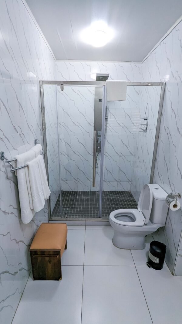 Luxury Suite - Image 14