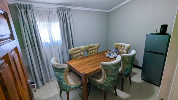 Deluxe Suite - Image 7