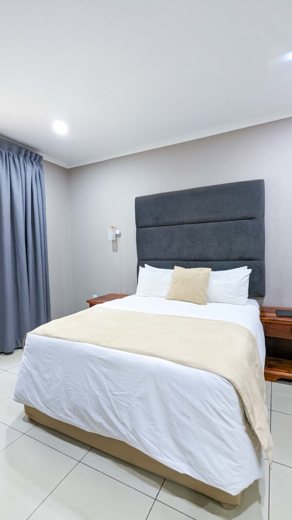 Double Room - Image 5