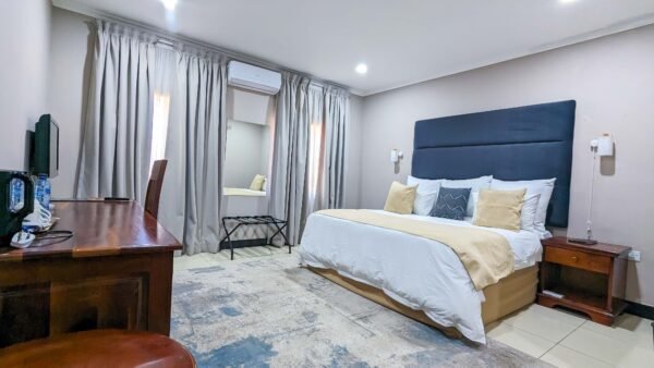 Executive Room - Image 5