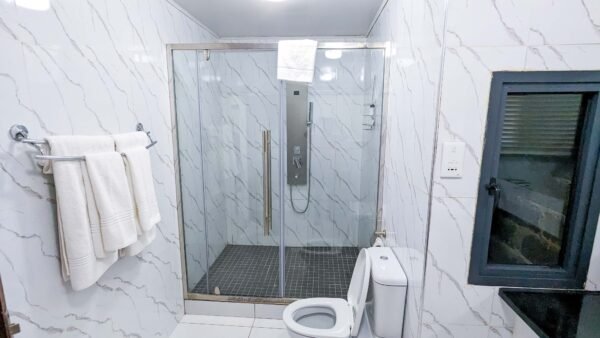 Deluxe Suite - Image 8