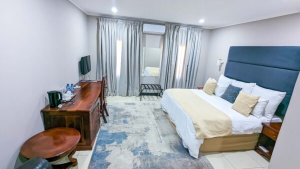 Executive Room - Image 7