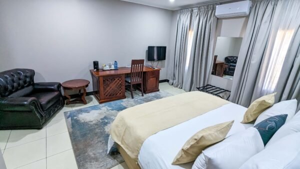 Executive Room - Image 8