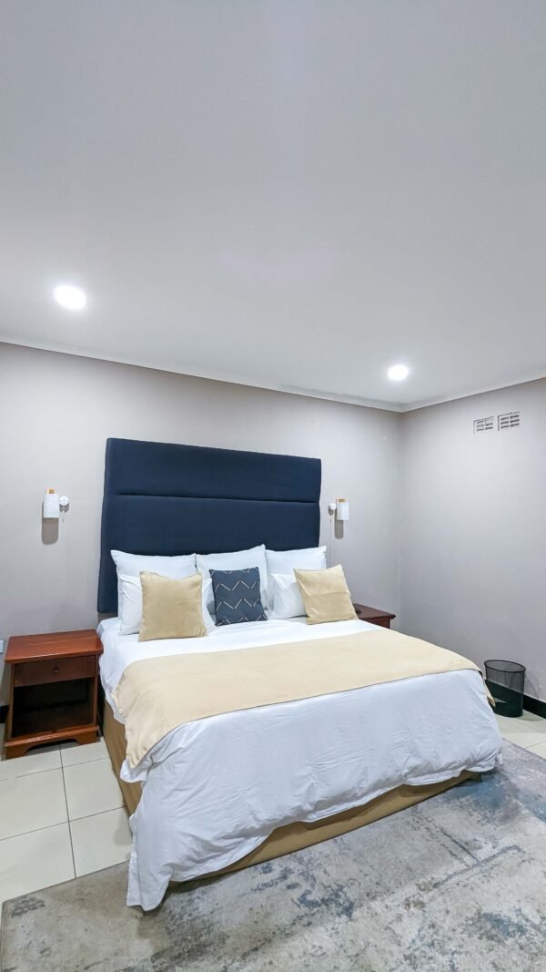 Executive Room - Image 9