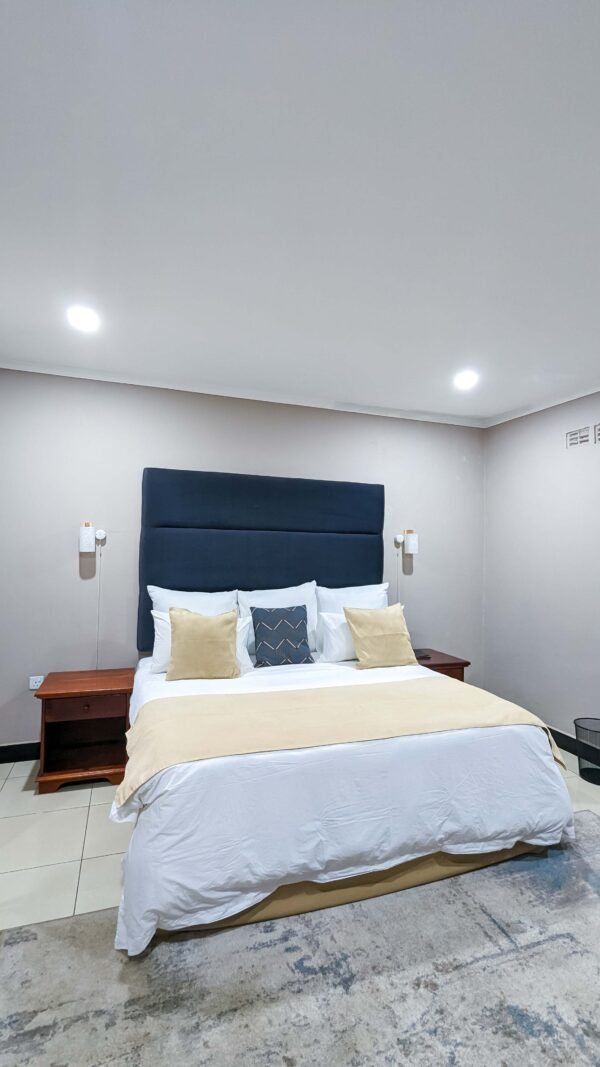 Executive Room - Image 10