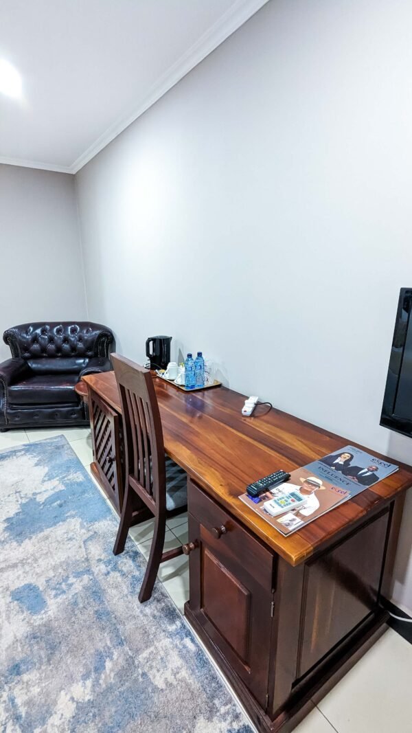 Executive Room - Image 12