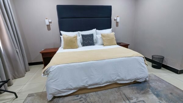 Executive Room - Image 13